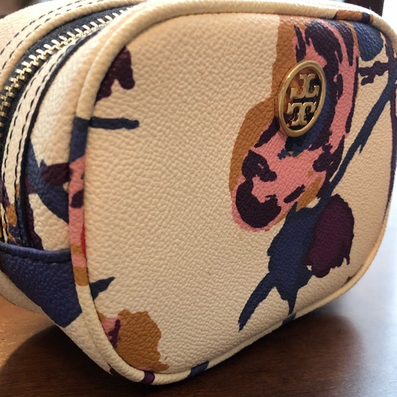 Tory Burch Handbags - Tory Burch clutch, mini-bag